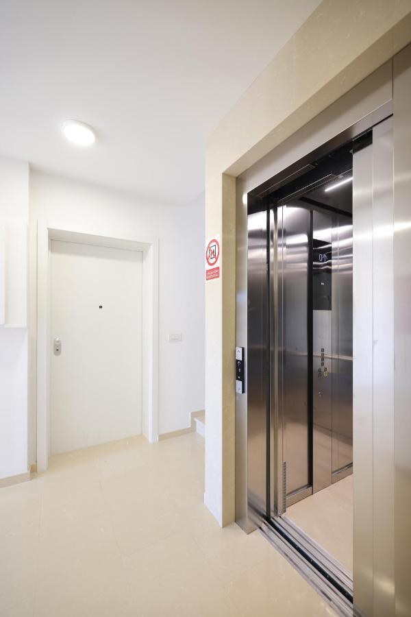 Leonardo Luxury Residence 2 Penthouse With Jacuzzi Zadar Exteriör bild